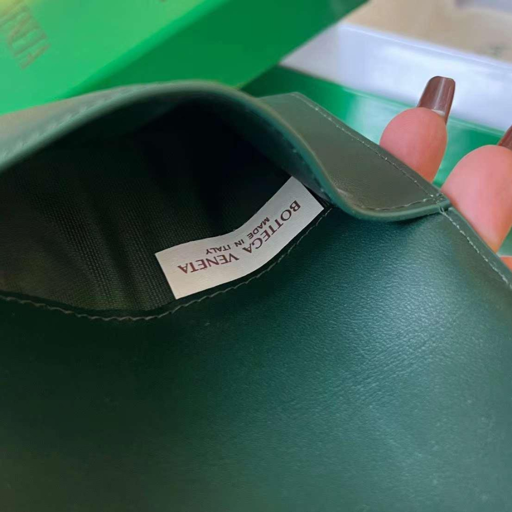 Bottega Veneta Bottega Veneta Cassette Passport Case 레플리카 6번 이미지 - 지갑 | 세미샵 레플리카 사이트