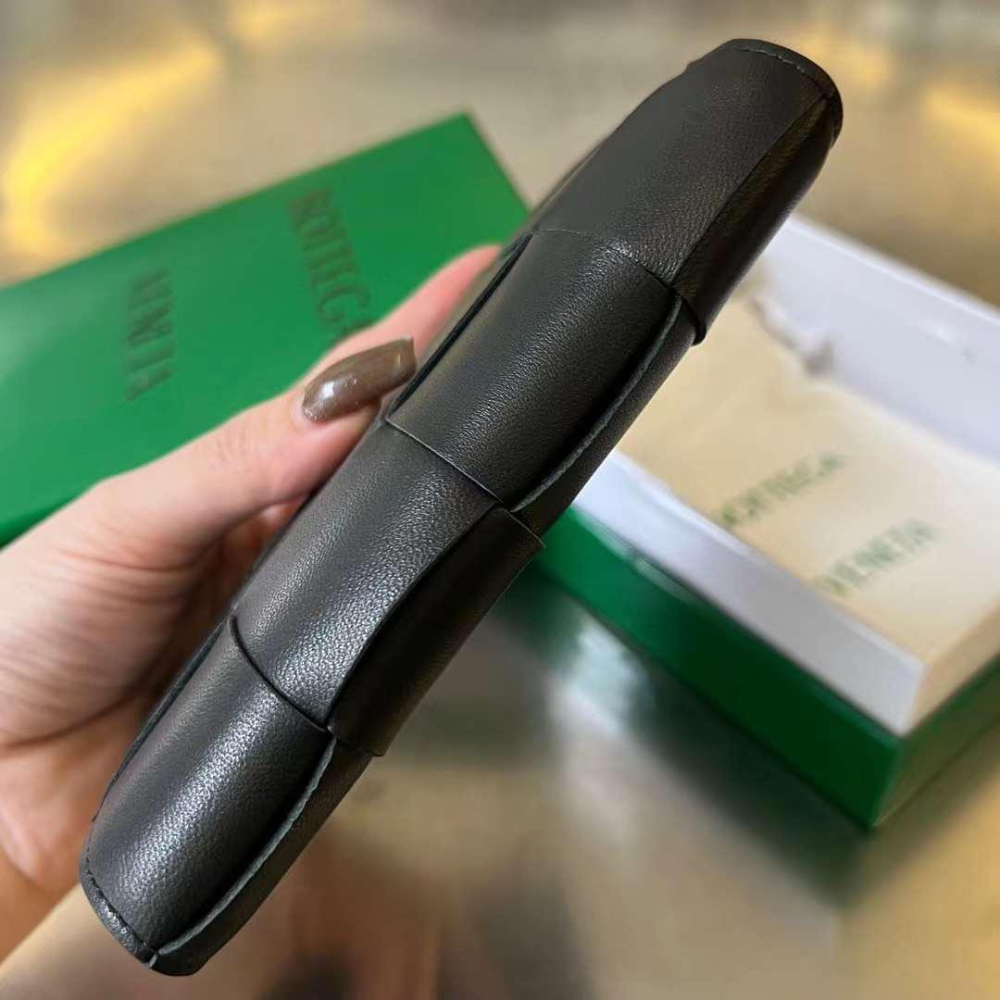 Bottega Veneta Bottega Veneta Cassette Passport Case 레플리카 10번 이미지 - 지갑 | 세미샵 레플리카 사이트