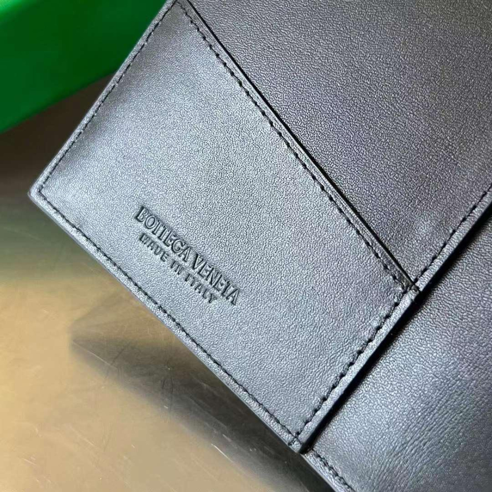 Bottega Veneta Bottega Veneta Cassette Passport Case 레플리카 12번 이미지 - 지갑 | 세미샵 레플리카 사이트