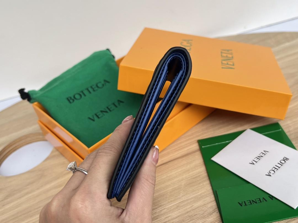 Bottega Veneta Bottega Veneta Intrecciato Bi Fold Wallet 레플리카 12번 이미지 - 지갑 | 세미샵 레플리카 사이트