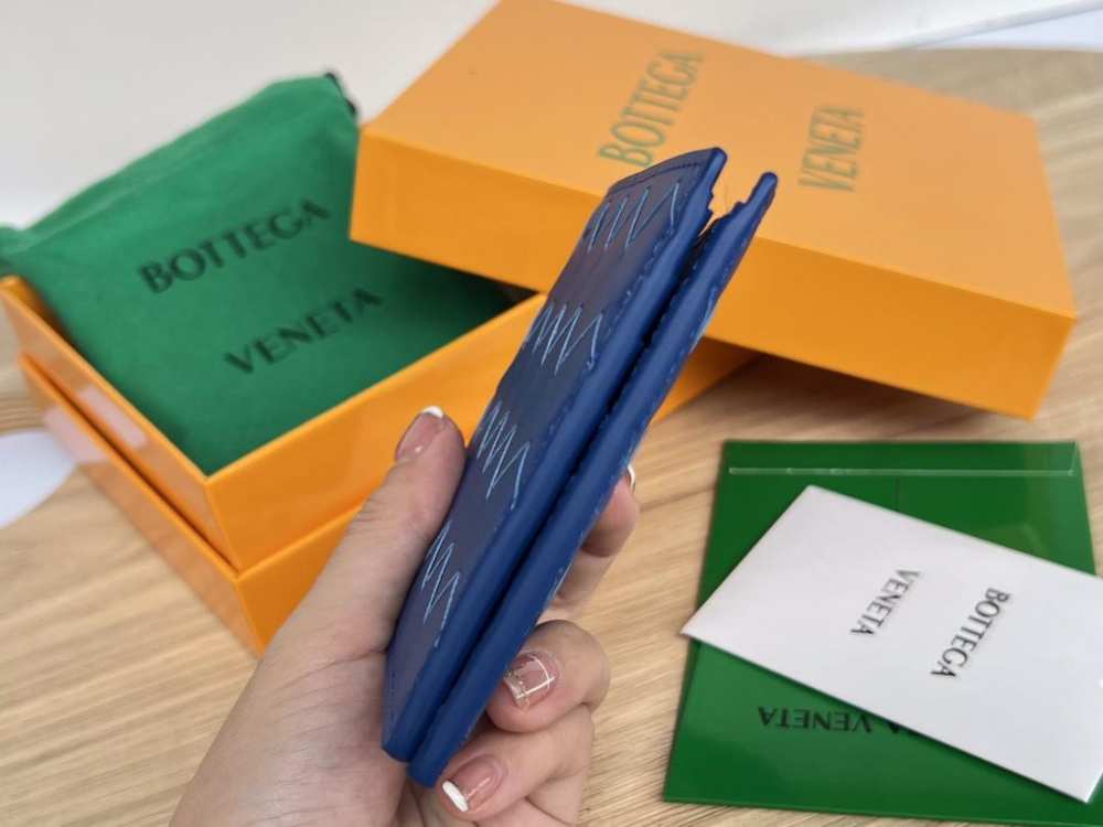 Bottega Veneta Bottega Veneta Intrecciato Bi Fold Wallet 레플리카 18번 이미지 - 지갑 | 세미샵 레플리카 사이트