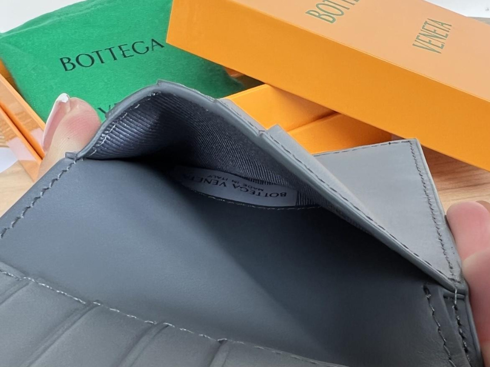 Bottega Veneta Bottega Veneta Intrecciato Bi Fold Wallet 레플리카 30번 이미지 - 지갑 | 세미샵 레플리카 사이트