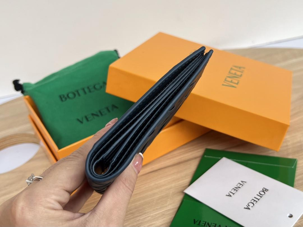 Bottega Veneta Bottega Veneta Intrecciato Bi Fold Wallet 레플리카 37번 이미지 - 지갑 | 세미샵 레플리카 사이트