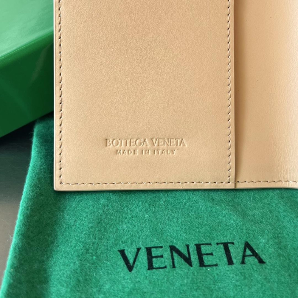 Bottega Veneta Bottega Veneta Intrecciato PassPort Case 레플리카 24번 이미지 - 지갑 | 세미샵 레플리카 사이트