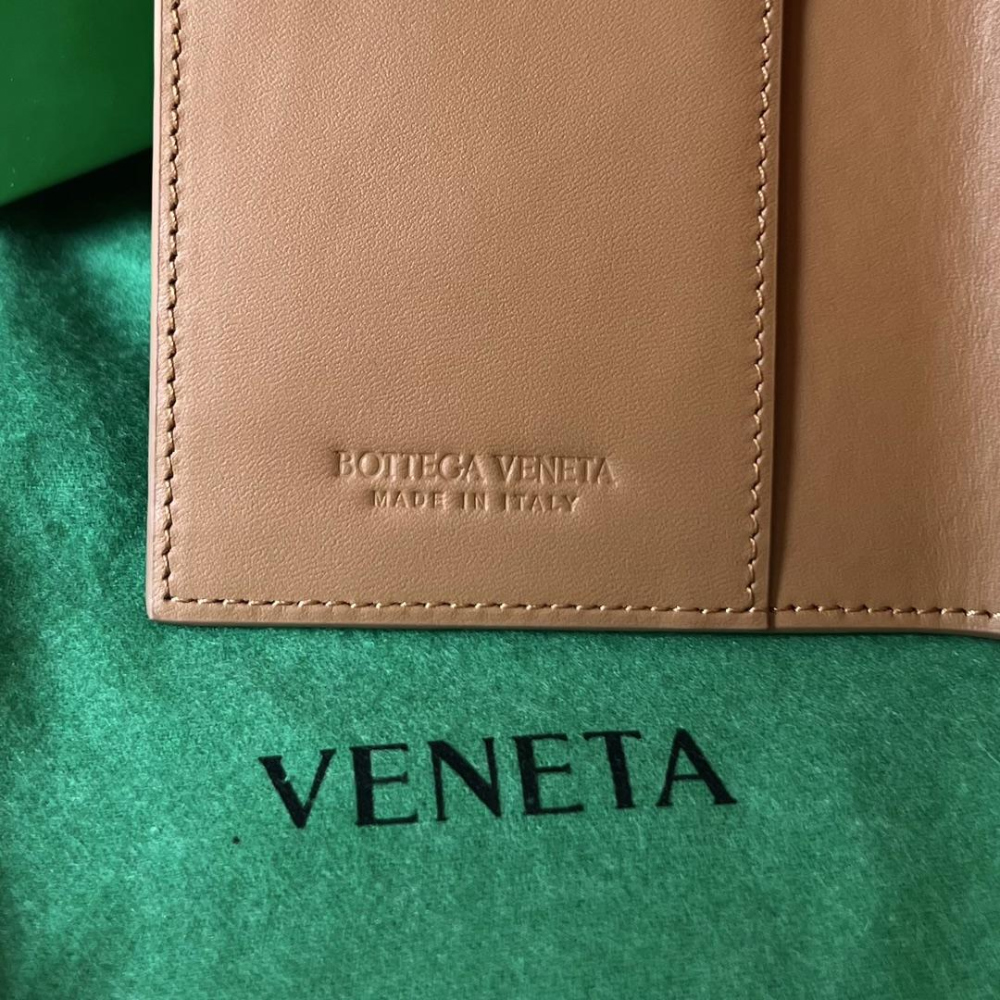Bottega Veneta Bottega Veneta Intrecciato PassPort Case 레플리카 39번 이미지 - 지갑 | 세미샵 레플리카 사이트