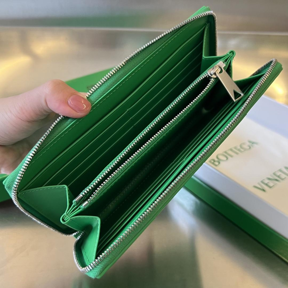 Bottega Veneta Bottega Veneta Intrecciato Vertical Zippy 레플리카 28번 이미지 - 지갑 | 세미샵 레플리카 사이트