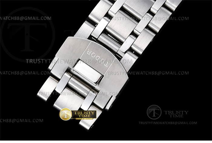 Tudor V7공장 튜더 로얄 28600 스틸 블랙다이얼 8p인덱스 브레이슬릿 Tudor Royal 28600 41mm SS_SS Blk_Dia V7F A2836 레플리카 12번 이미지 - 시계 | 세미샵 레플리카 사이트