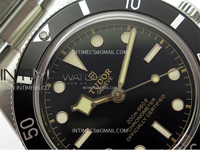 Tudor ZF공장 튜더 블랙베이54 스틸 블랙베젤 블랙다이얼 브레이슬릿 37mm Heritage Black Bay M79000N 37mm SS ZF 1_1 Best Edition Black Dial Black Bezel on SS Bracelet A2824 레플리카 8번 이미지 - 시계 | 세미샵 레플리카 사이트