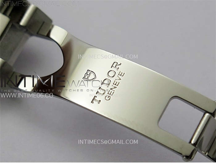 Tudor ZF공장 튜더 블랙베이54 스틸 블랙베젤 블랙다이얼 브레이슬릿 37mm Heritage Black Bay M79000N 37mm SS ZF 1_1 Best Edition Black Dial Black Bezel on SS Bracelet A2824 레플리카 18번 이미지 - 시계 | 세미샵 레플리카 사이트