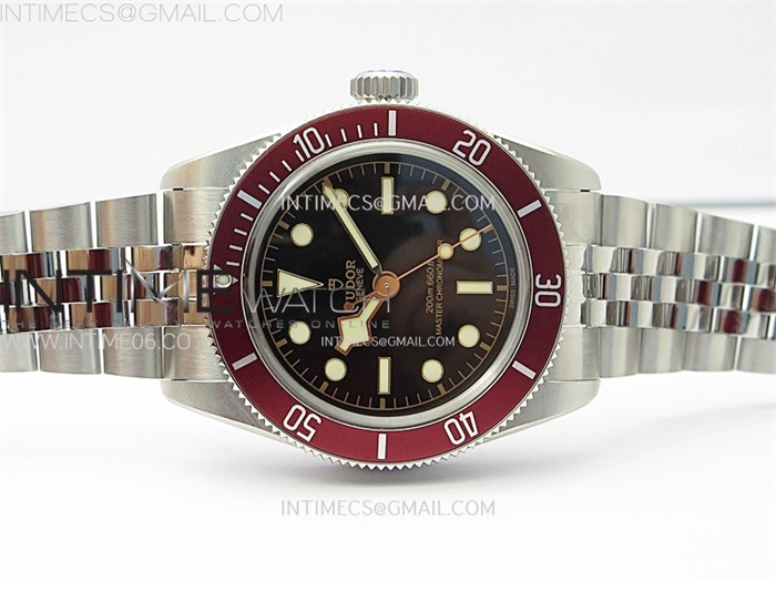 Tudor ZF공장 튜더 헤리티지 블랙베이 41 레드베젤 블랙다이얼 브레이슬릿 Heritage Black Bay M7941A1A0RU-0003 41mm SS ZF 1_1 Best Edition Black Dial Red Bezel on SS Bracelet A2824 레플리카 4번 이미지 - 시계 | 세미샵 레플리카 사이트