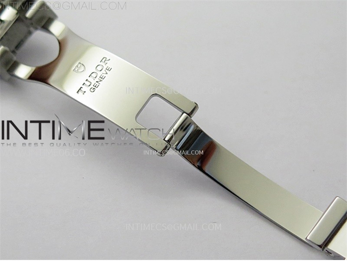 Tudor ZF공장 튜더 헤리티지 블랙베이 41 레드베젤 블랙다이얼 브레이슬릿 Heritage Black Bay M7941A1A0RU-0003 41mm SS ZF 1_1 Best Edition Black Dial Red Bezel on SS Bracelet A2824 레플리카 17번 이미지 - 시계 | 세미샵 레플리카 사이트