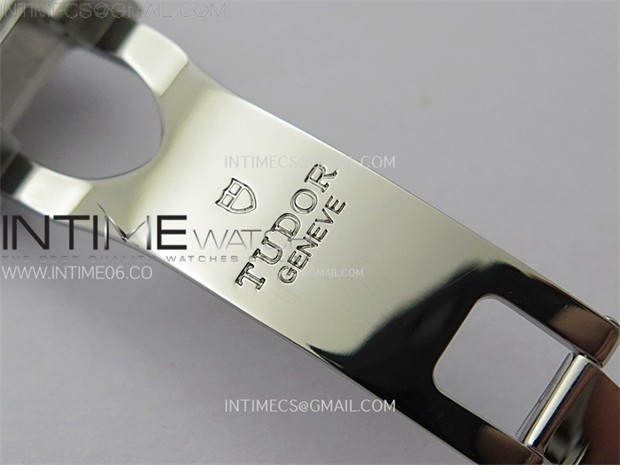 Tudor ZF공장 튜더 헤리티지 블랙베이 41 레드베젤 블랙다이얼 브레이슬릿 Heritage Black Bay M7941A1A0RU-0003 41mm SS ZF 1_1 Best Edition Black Dial Red Bezel on SS Bracelet A2824 레플리카 18번 이미지 - 시계 | 세미샵 레플리카 사이트