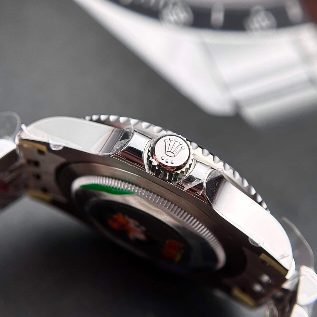 Rolex GMT-Master II 116710BLNR - 상세 이미지
