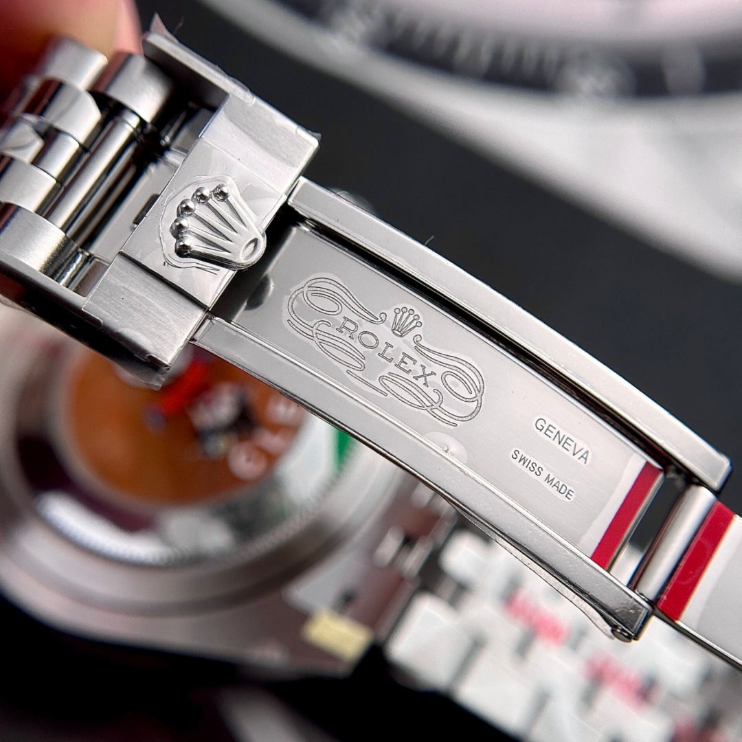 Rolex GMT-Master II 116710BLNR - 상세 이미지