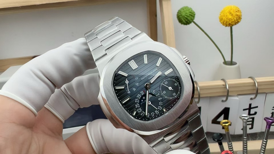 파텍필립 Nautilus 5712/1A Blue Dial 40mm - 상세 이미지