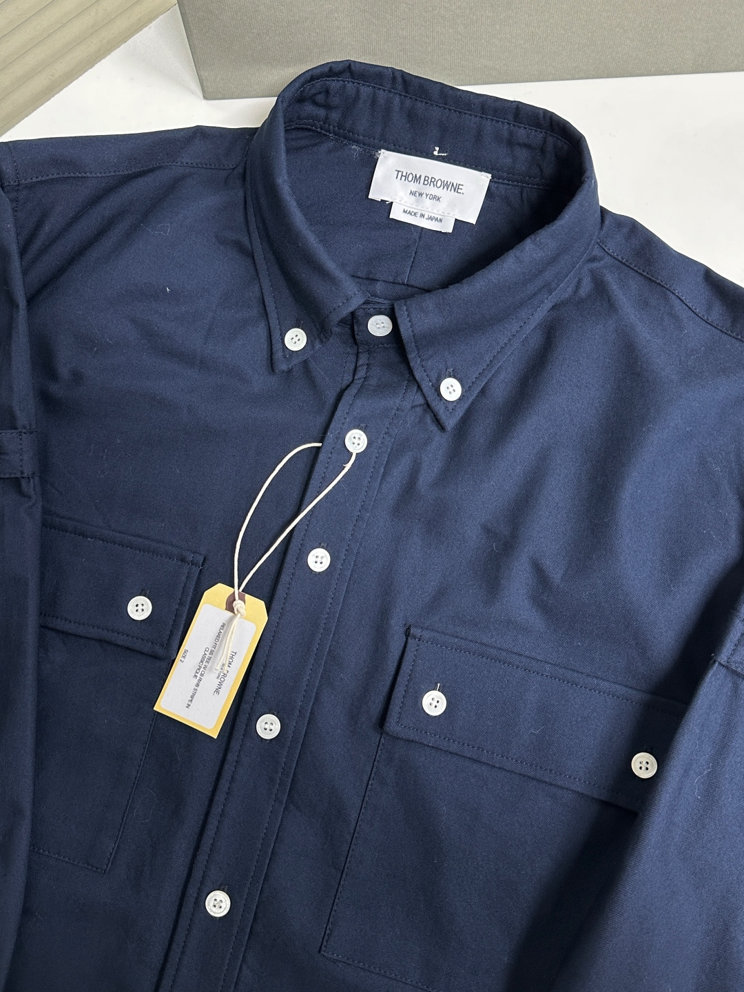 톰브라운 톰브라운 미디엄 웨이트 코튼 트윌 오버셔츠 " 2 Color " 레플리카 10번 이미지 - 의류 | 세미샵 레플리카 사이트