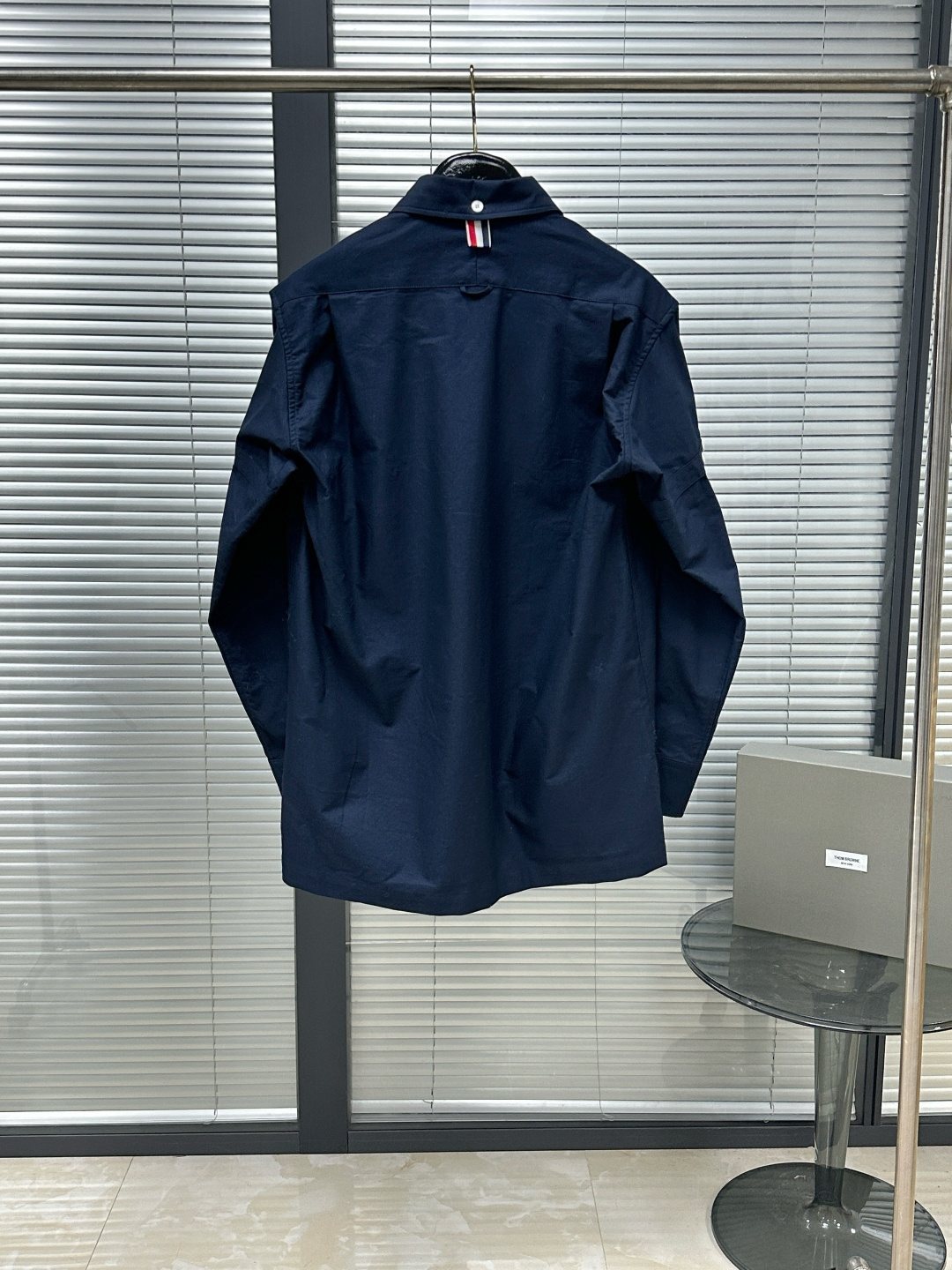 톰브라운 톰브라운 미디엄 웨이트 코튼 트윌 오버셔츠 " 2 Color " 레플리카 9번 이미지 - 의류 | 세미샵 레플리카 사이트