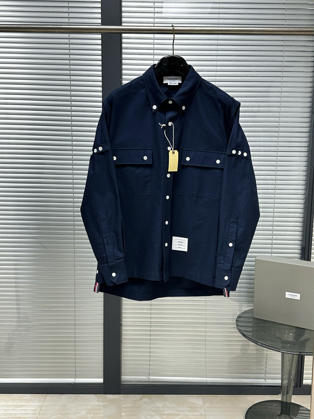 톰브라운 톰브라운 미디엄 웨이트 코튼 트윌 오버셔츠 " 2 Color " 레플리카 8번 이미지 - 의류 | 세미샵 레플리카 사이트