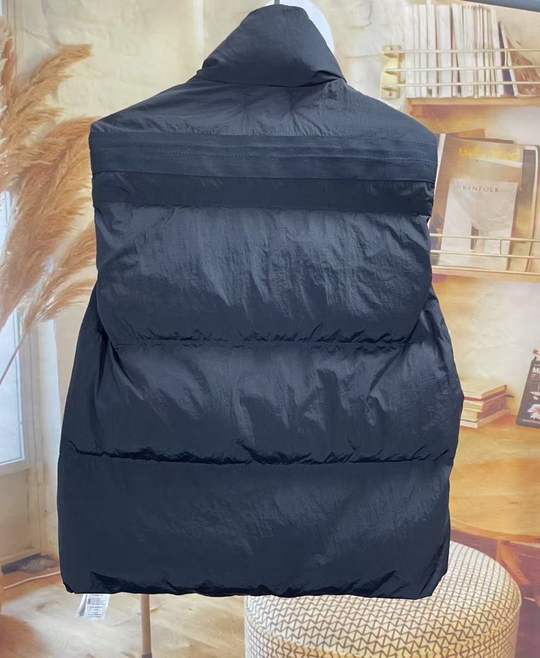 Stone Island 스톤아릴랜드 메탈 가먼트 다이 다운 베스트 레플리카 9번 이미지 - 의류 | 세미샵 레플리카 사이트