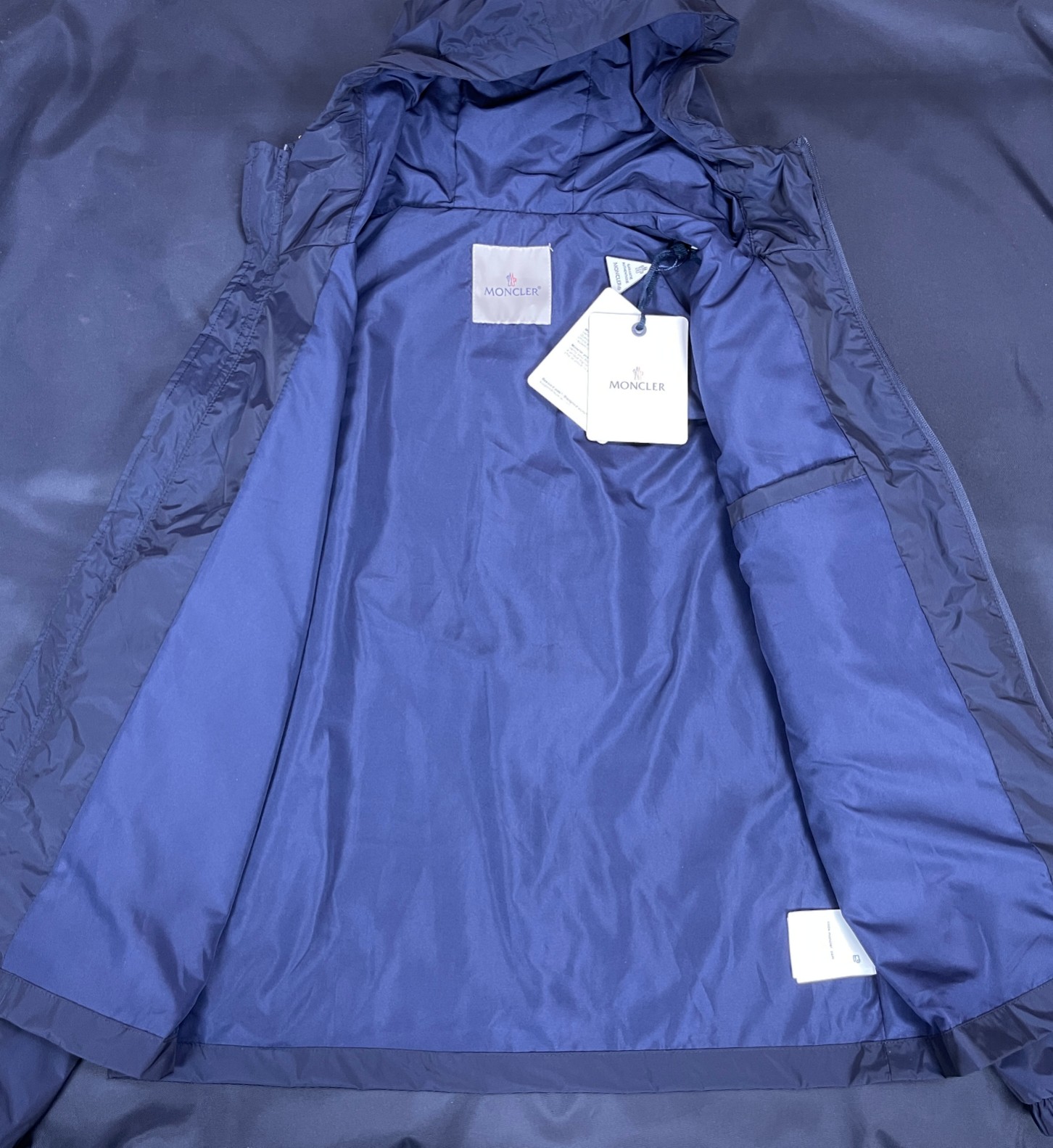 몽클레어 몽클레어 안톤 후드 바람막이 자켓 레플리카 14번 이미지 - 의류 | 세미샵 레플리카 사이트