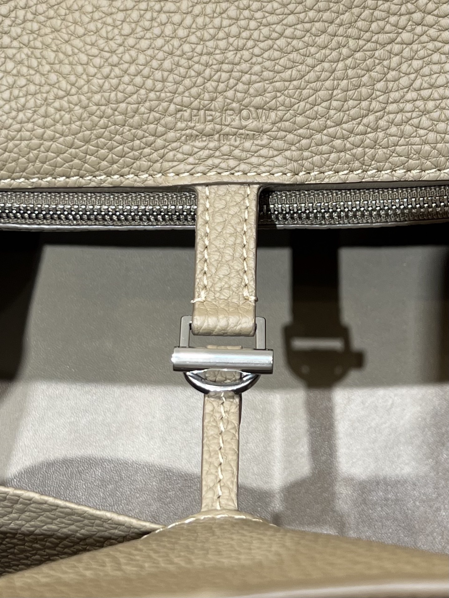 더로우 더로우 이스트 웨스트 마고 12 레플리카 9번 이미지 - Bag | 세미샵 레플리카 사이트