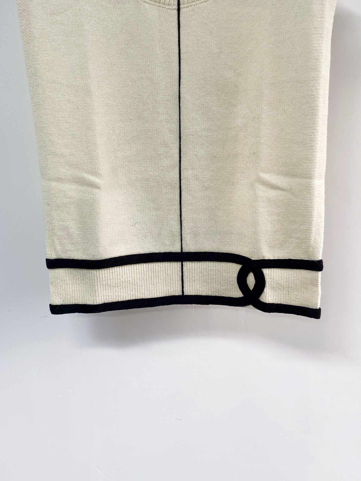 샤넬 샤넬 콘트라스트 트림 니트 베스트 레플리카 17번 이미지 - 의류 | 세미샵 레플리카 사이트