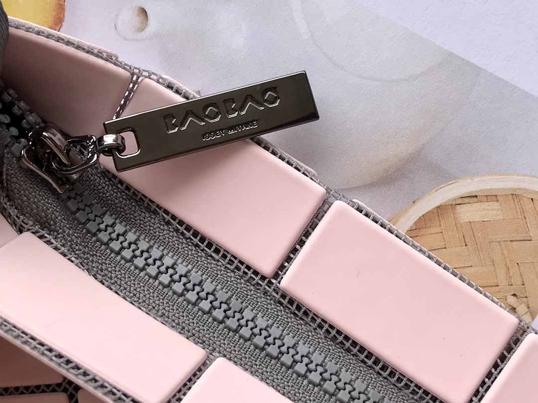 바오바오 바오바오 루센트 크로스백 레플리카 15번 이미지 - Bag | 세미샵 레플리카 사이트