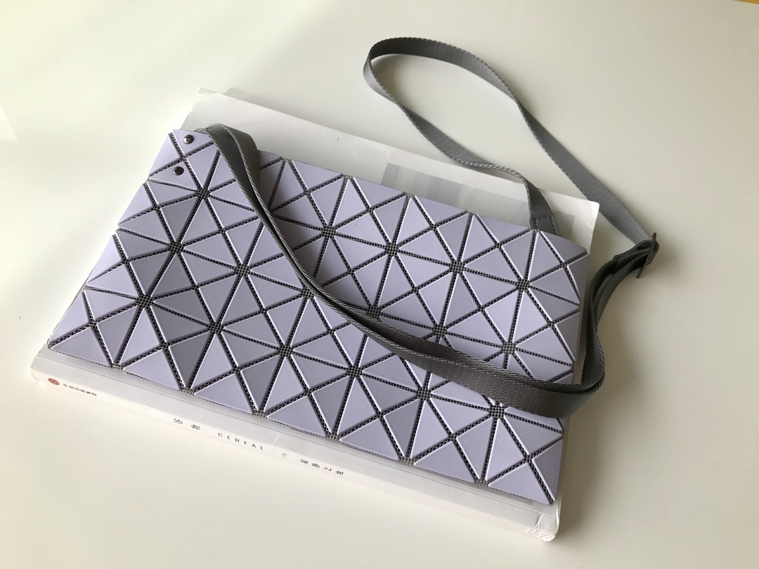 바오바오 바오바오 루센트 크로스백 레플리카 3번 이미지 - Bag | 세미샵 레플리카 사이트