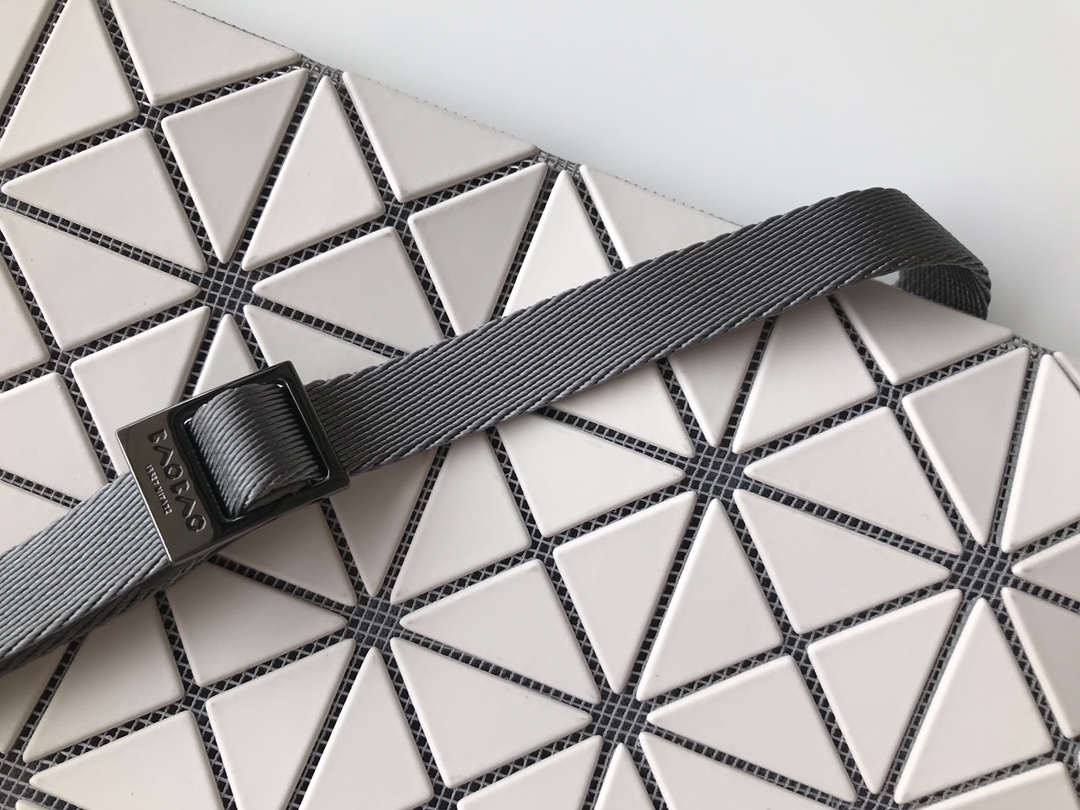 바오바오 바오바오 루센트 크로스백 레플리카 23번 이미지 - Bag | 세미샵 레플리카 사이트