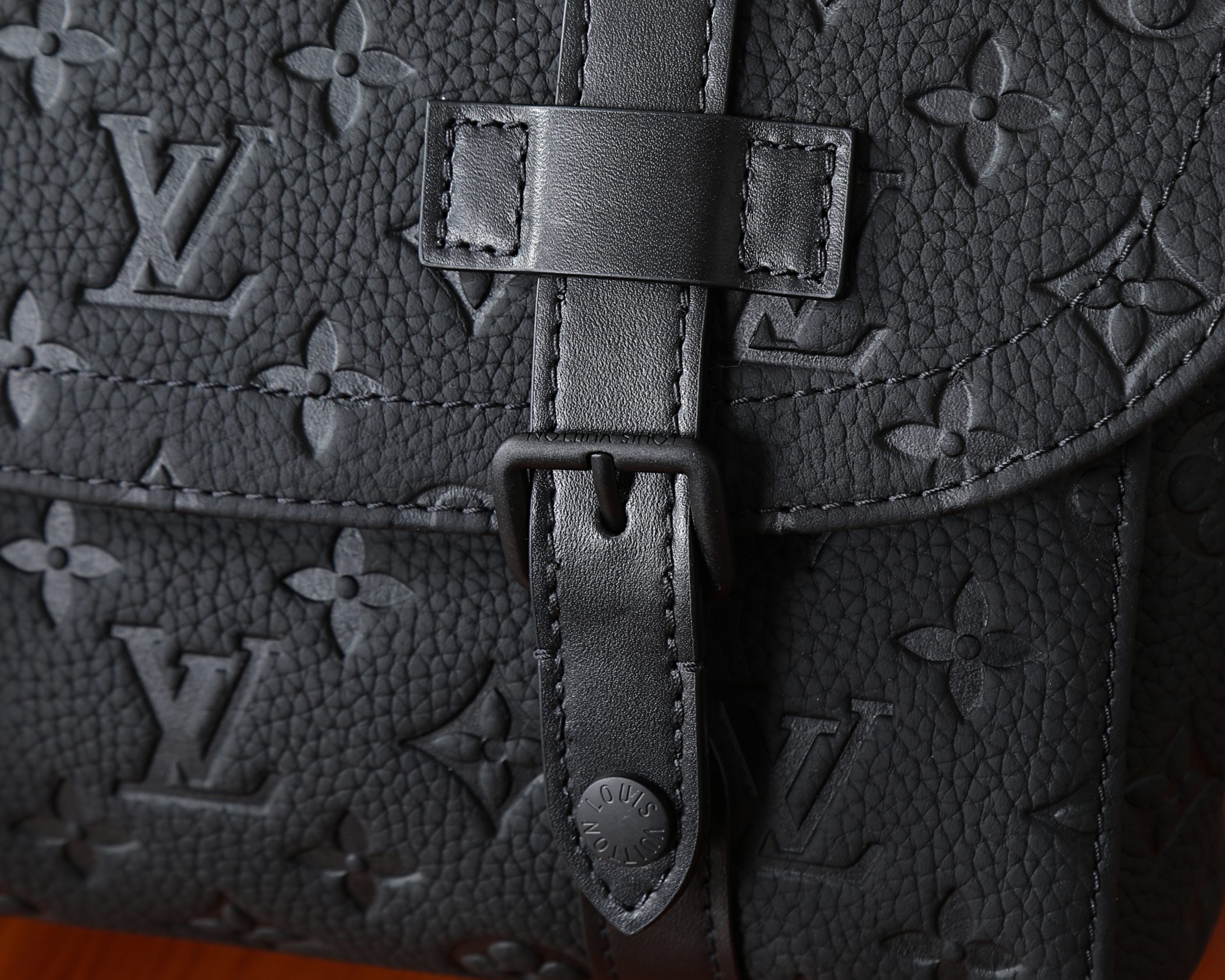 루이비통 루이비통 크리스토퍼 메신저백 레플리카 5번 이미지 - Bag | 세미샵 레플리카 사이트