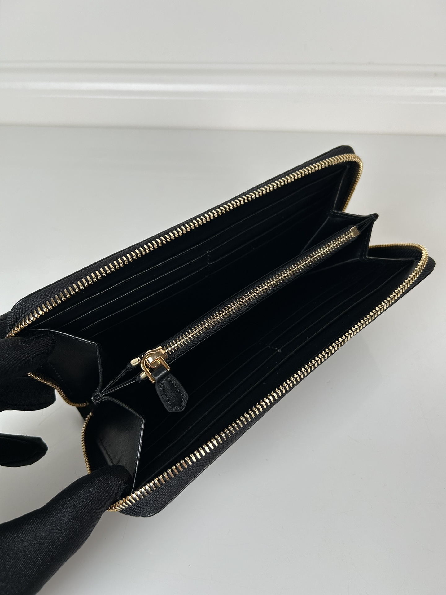 프라다 프라다 나파 레더 지피 장지갑 레플리카 11번 이미지 - 지갑 | 세미샵 레플리카 사이트