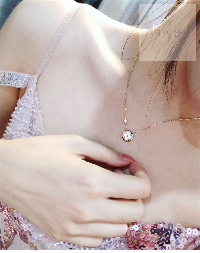루이비통 컬러 블라썸 썬 목걸이 Q93520 - 상세 이미지