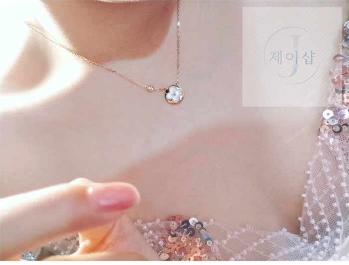 루이비통 컬러 블라썸 썬 목걸이 Q93520 - 상세 이미지
