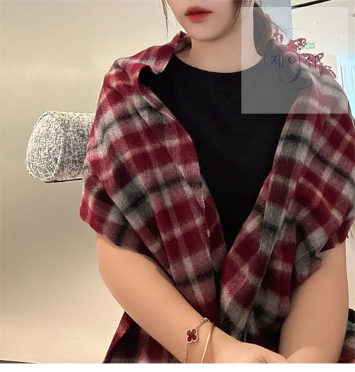 비비안웨스트우드 캐시미어 체크 머플러 - 상세 이미지