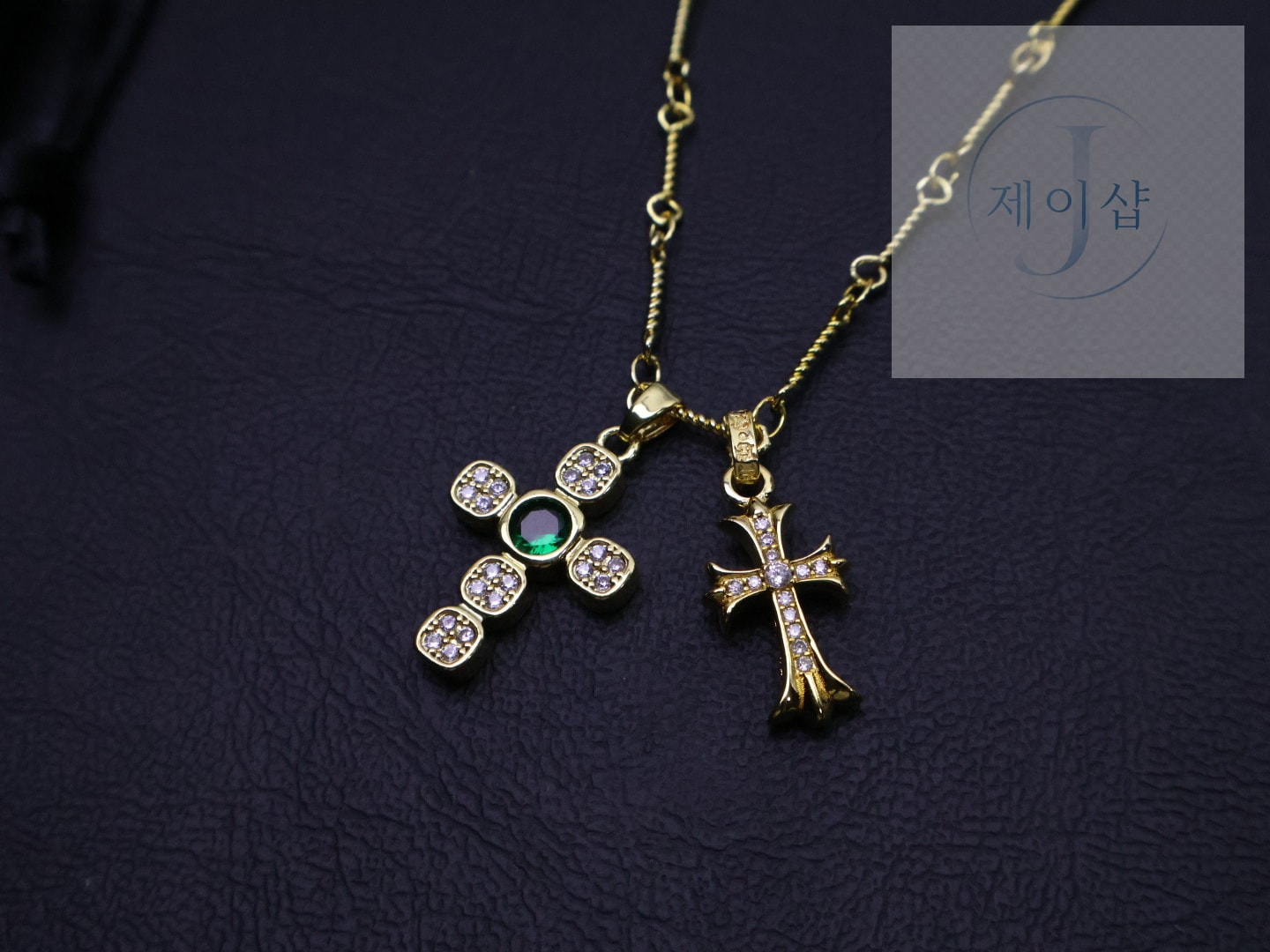 크롬하츠 골드 타이니 CH 크로스 펜던트 2번 이미지