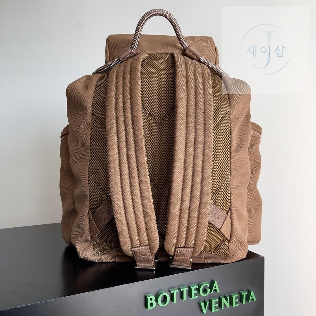 Bottega Veneta Alto Nylon BackPack - 상세 이미지