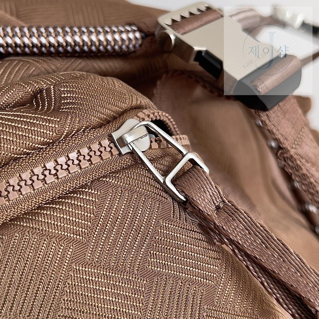 Bottega Veneta Alto Nylon BackPack - 상세 이미지