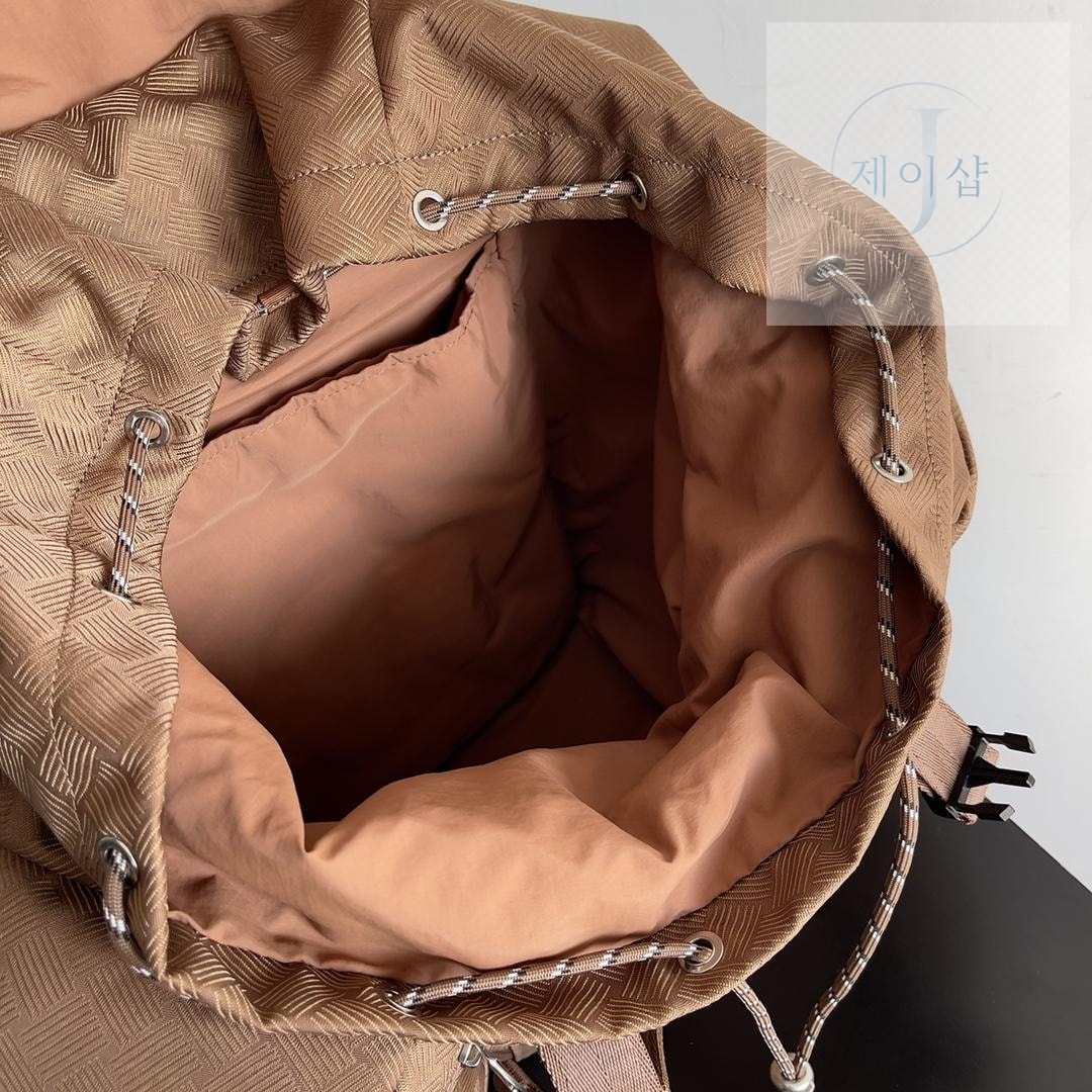 Bottega Veneta Alto Nylon BackPack - 상세 이미지