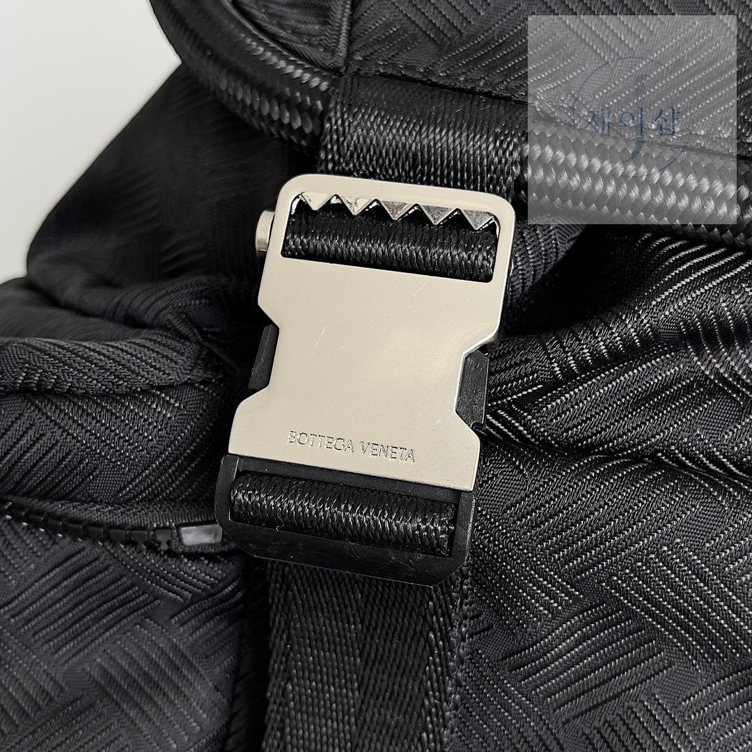 Bottega Veneta Alto Nylon BackPack - 상세 이미지