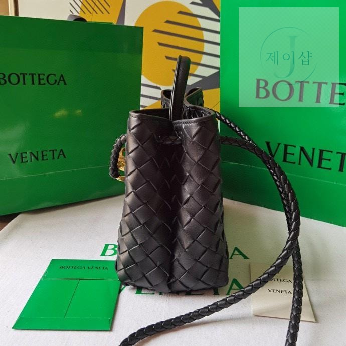Bottega Veneta Andiamo - 상세 이미지