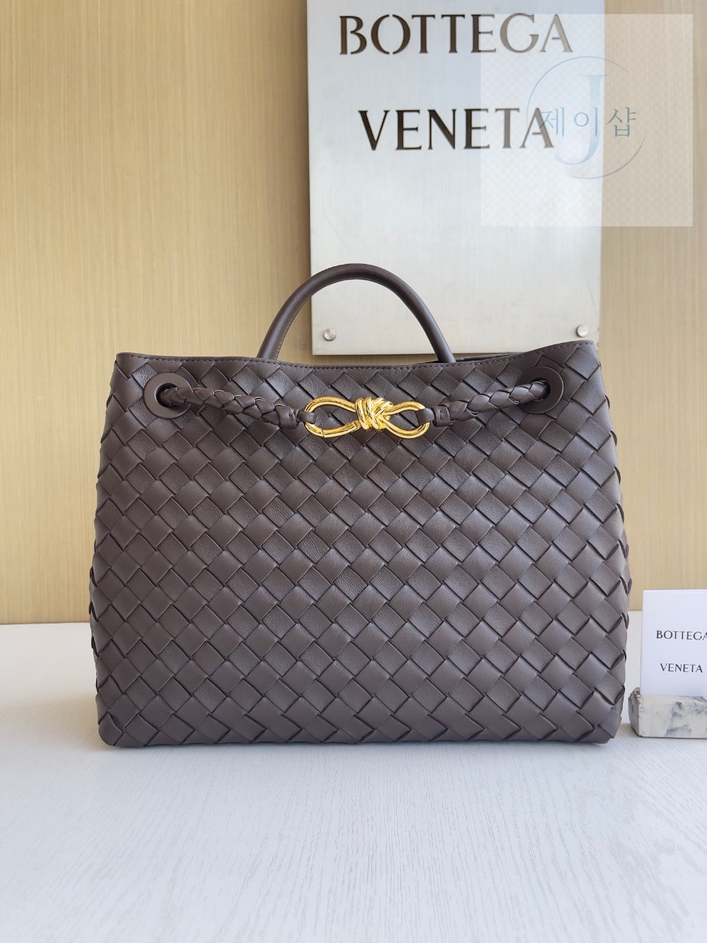 Bottega Veneta Andiamo Medium
