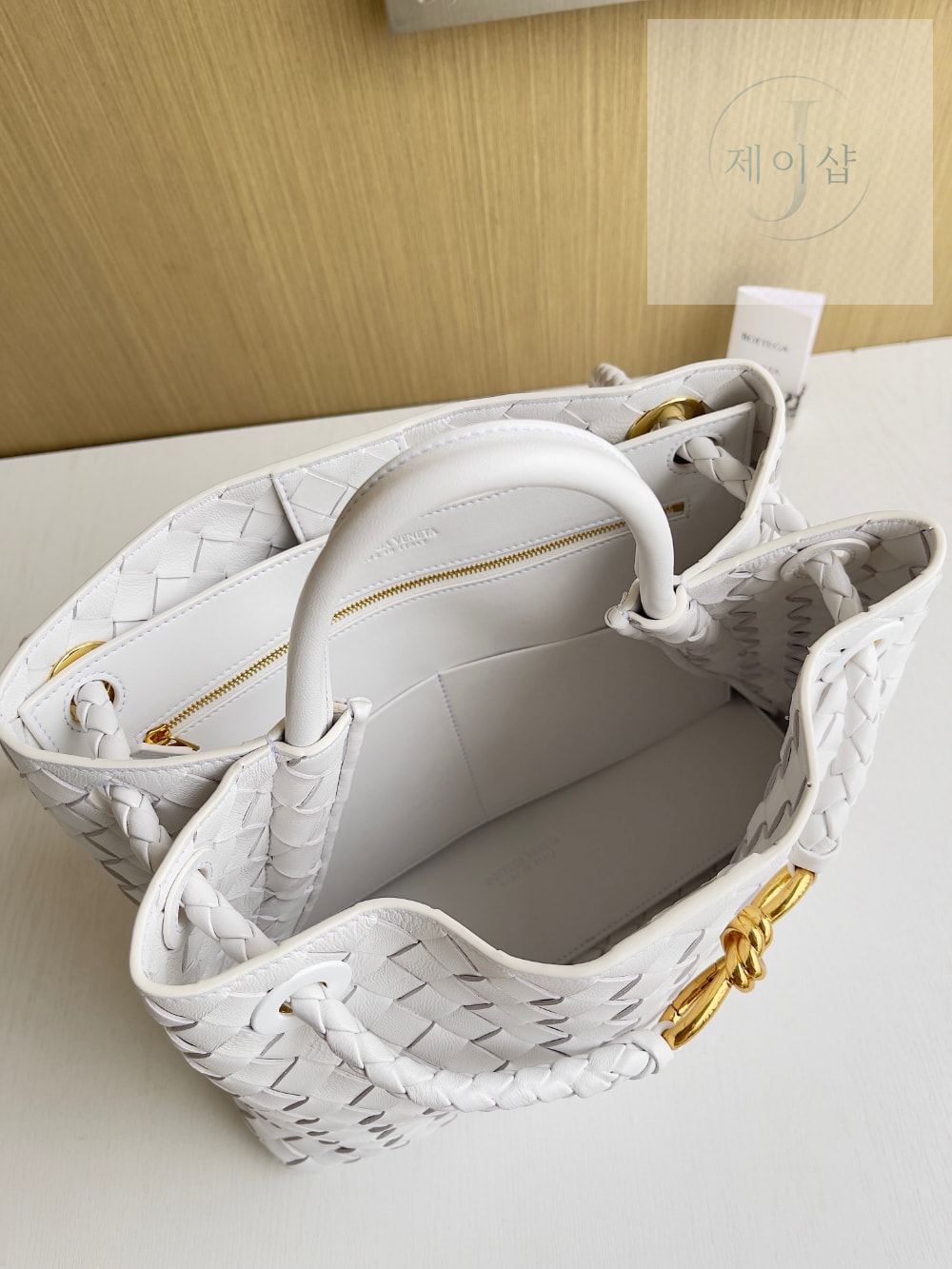 Bottega Veneta Andiamo Medium - 상세 이미지
