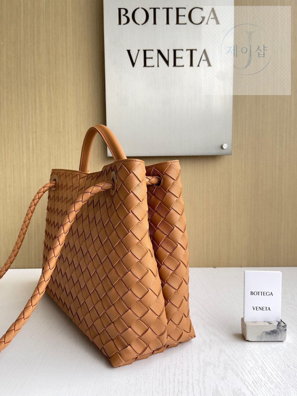 Bottega Veneta Andiamo Medium - 상세 이미지