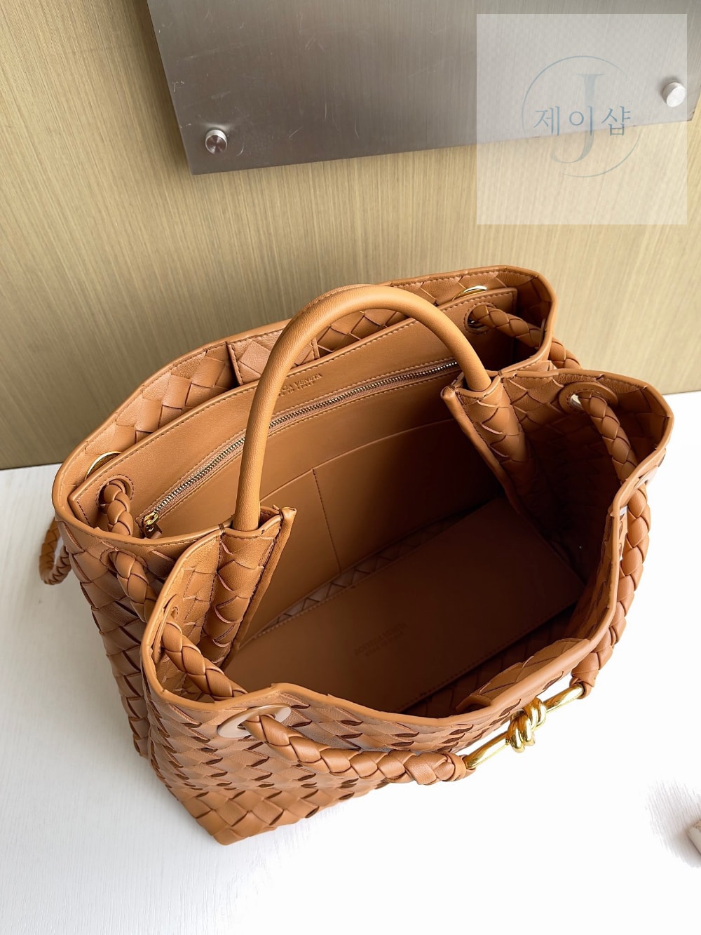 Bottega Veneta Andiamo Medium - 상세 이미지