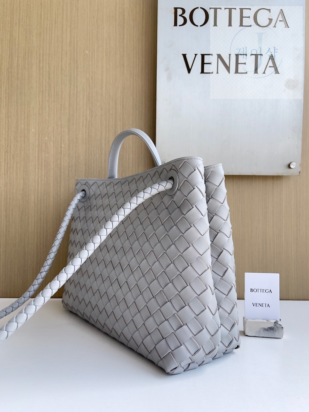 Bottega Veneta Andiamo Medium - 상세 이미지