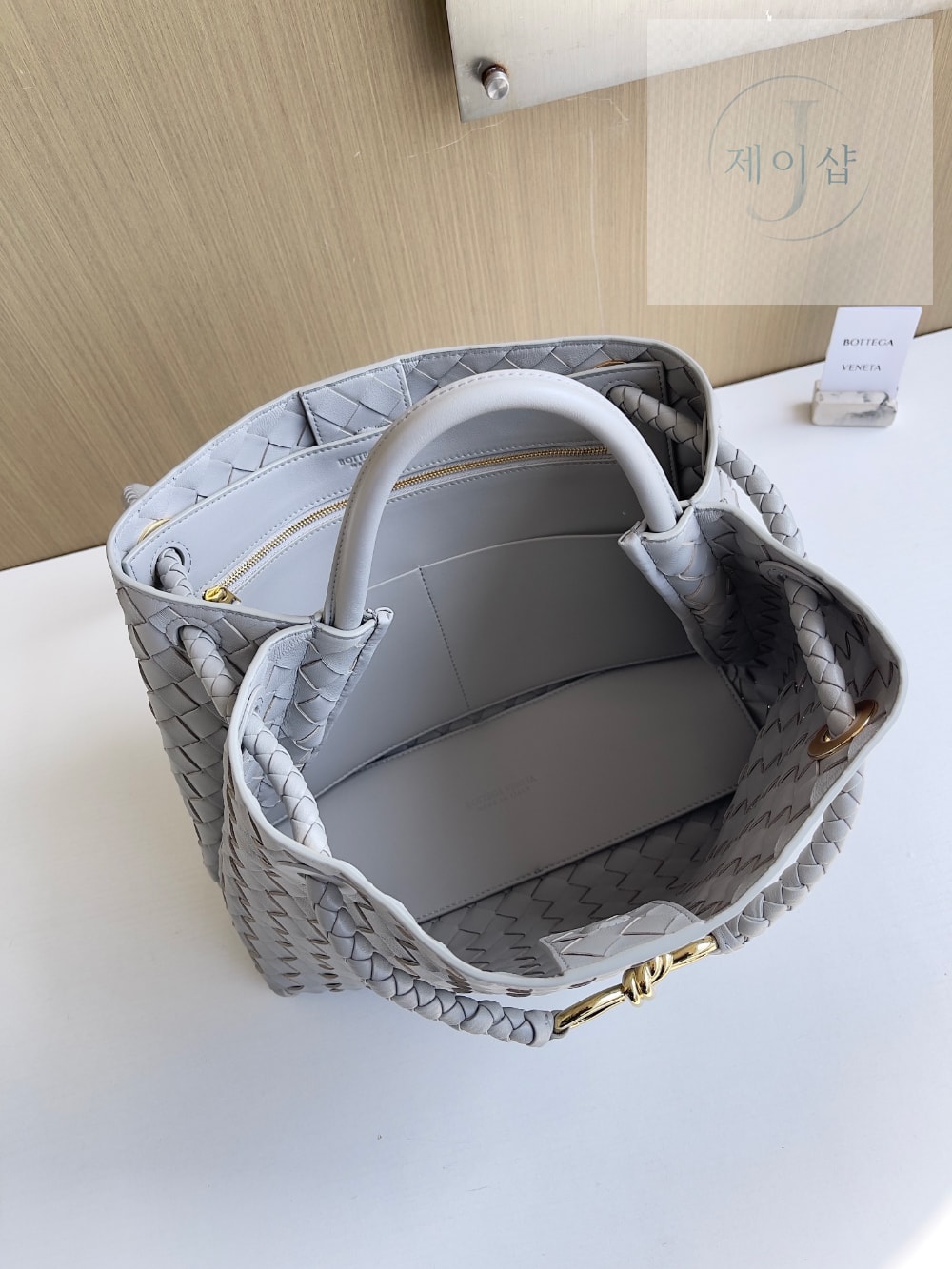 Bottega Veneta Andiamo Medium - 상세 이미지