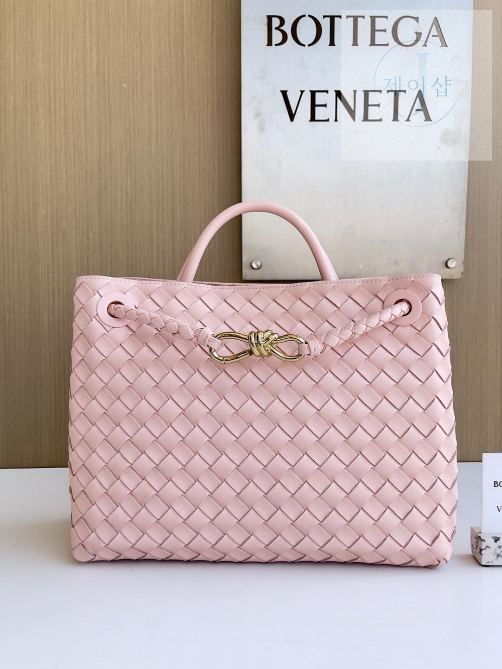 Bottega Veneta Andiamo Medium