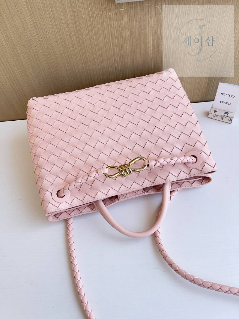 Bottega Veneta Andiamo Medium - 상세 이미지