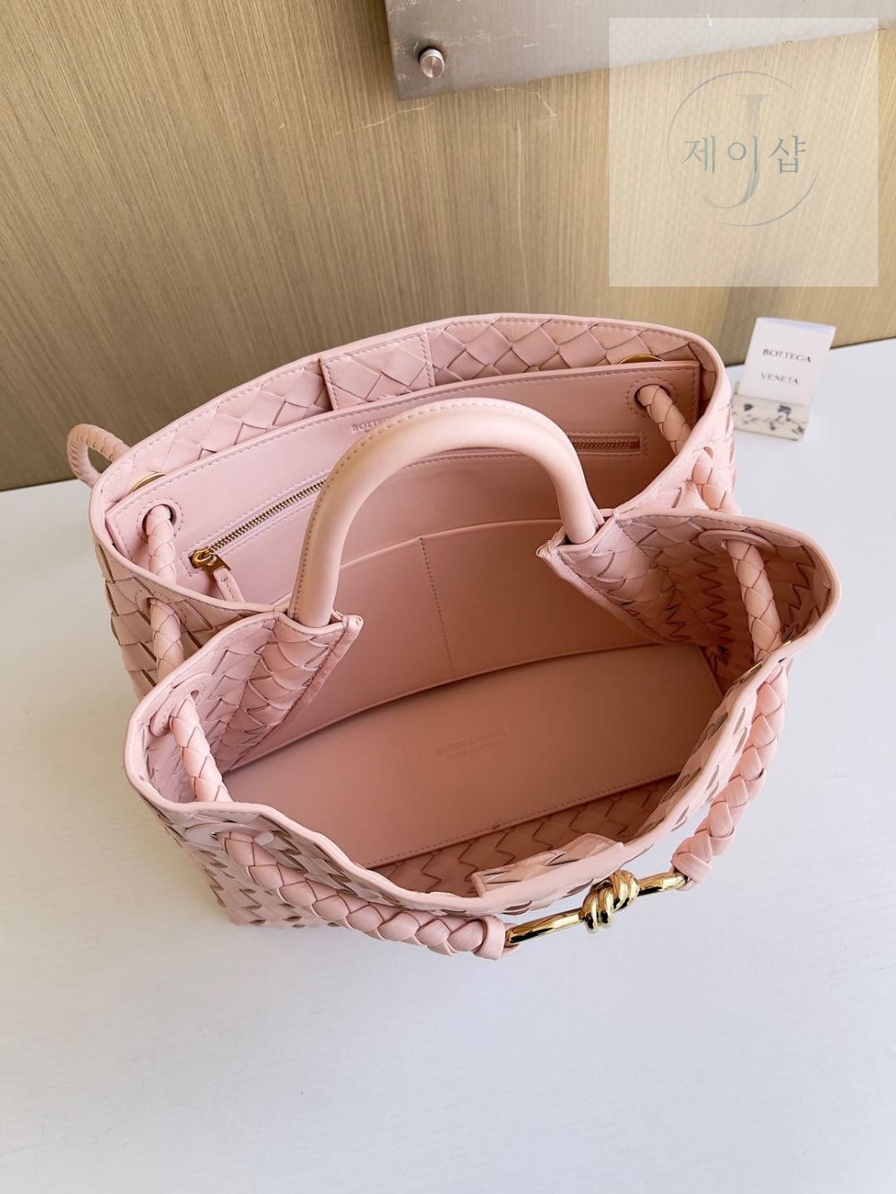 Bottega Veneta Andiamo Medium - 상세 이미지