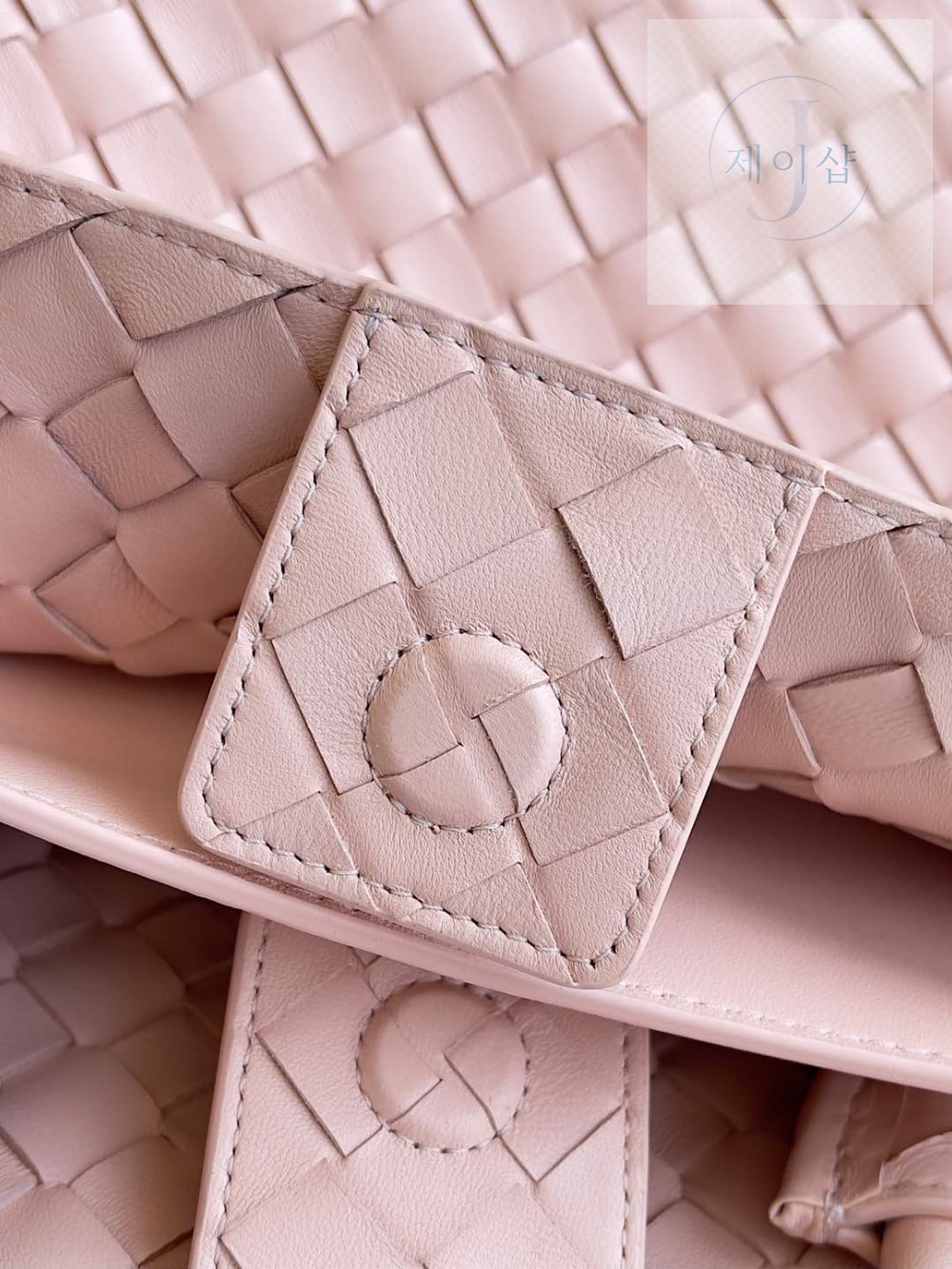 Bottega Veneta Andiamo Medium - 상세 이미지